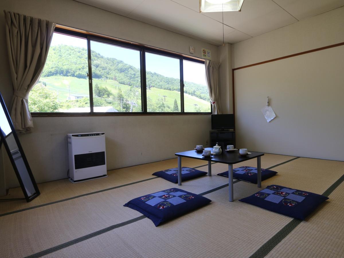 Lodge Kotobuki Takayama  Exterior photo